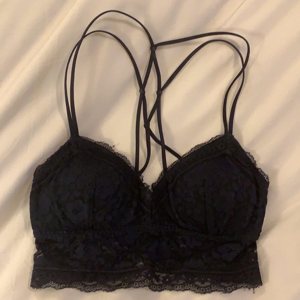 💙bundle💙Gilly Hicks bralettes - Picture 2 of 9